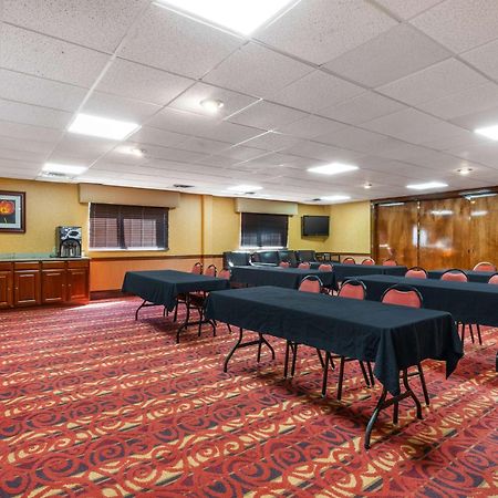 Best Western Plus Georgetown Corporate Center Hotel Екстер'єр фото