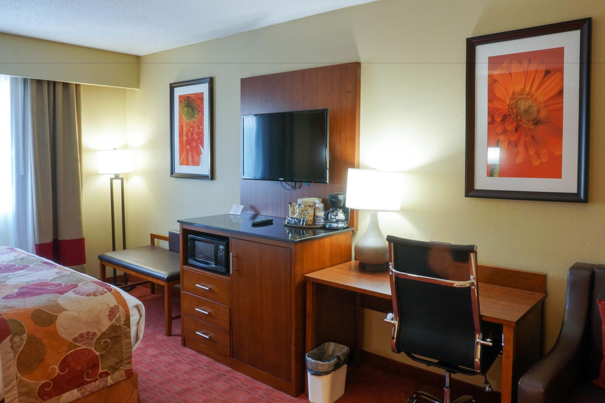 Best Western Plus Georgetown Corporate Center Hotel Екстер'єр фото