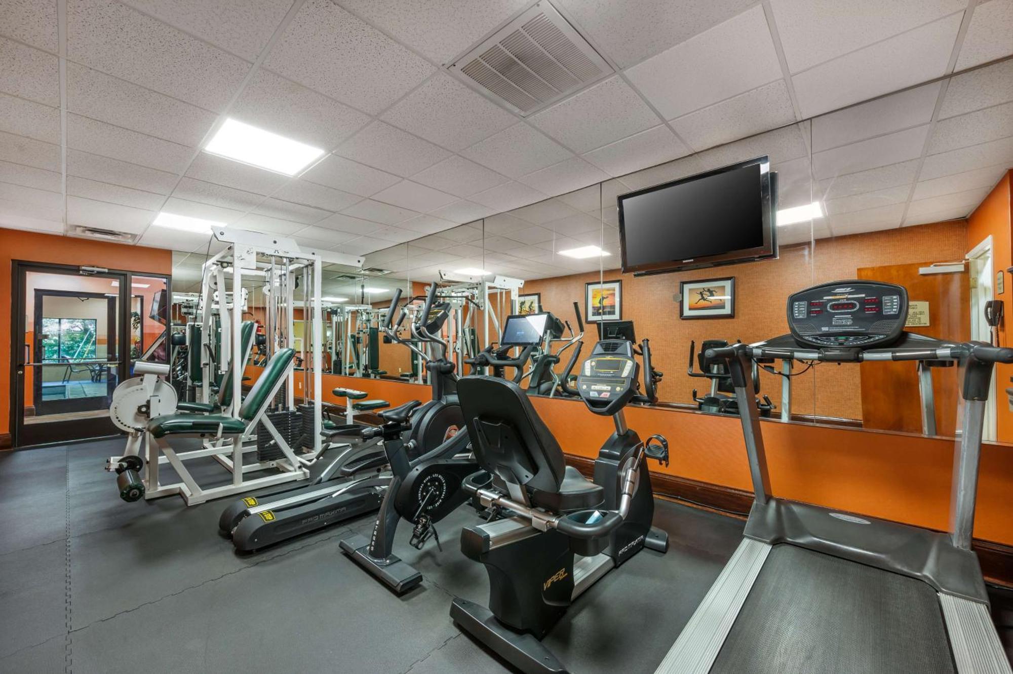 Best Western Plus Georgetown Corporate Center Hotel Екстер'єр фото