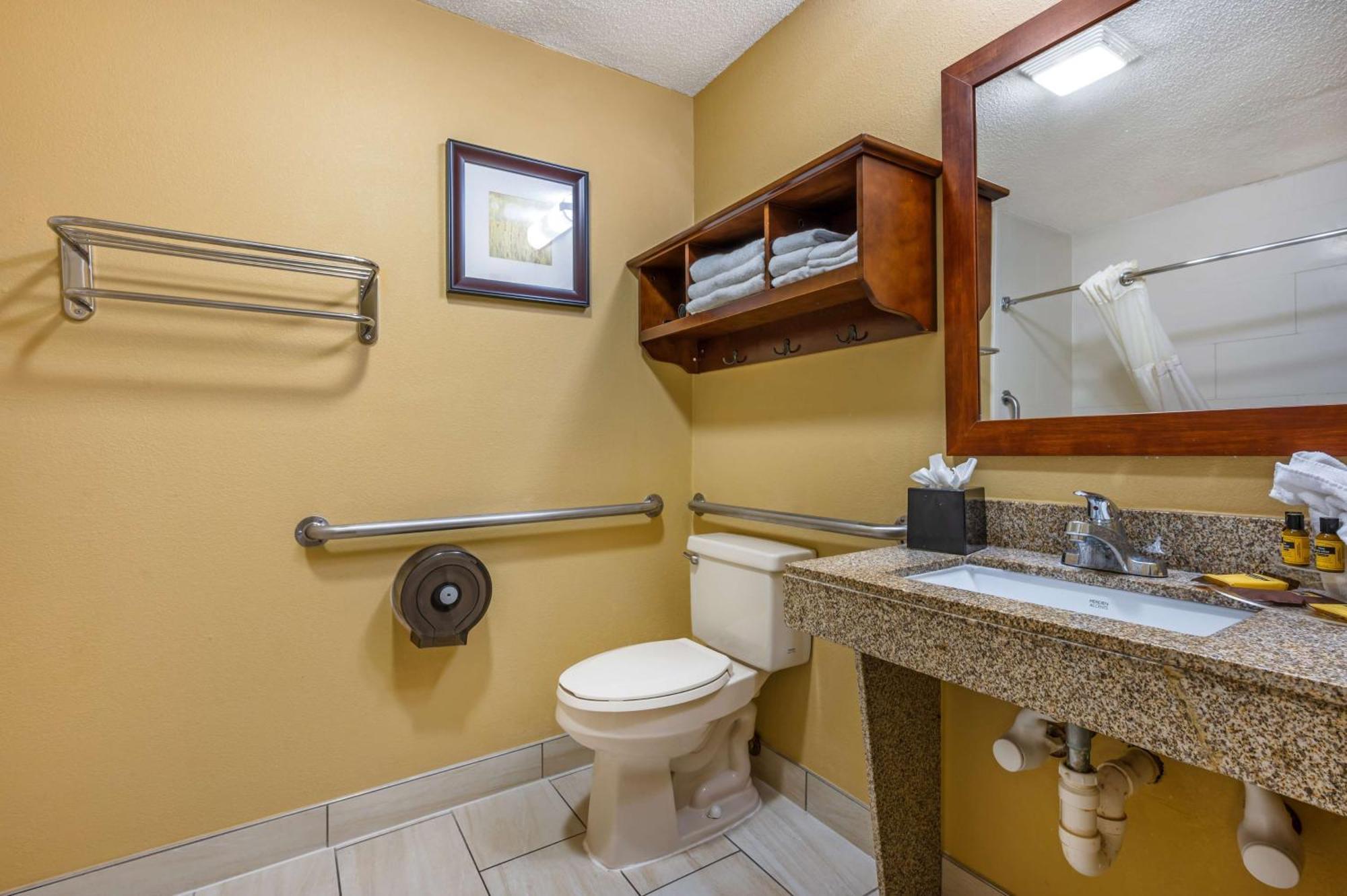 Best Western Plus Georgetown Corporate Center Hotel Екстер'єр фото