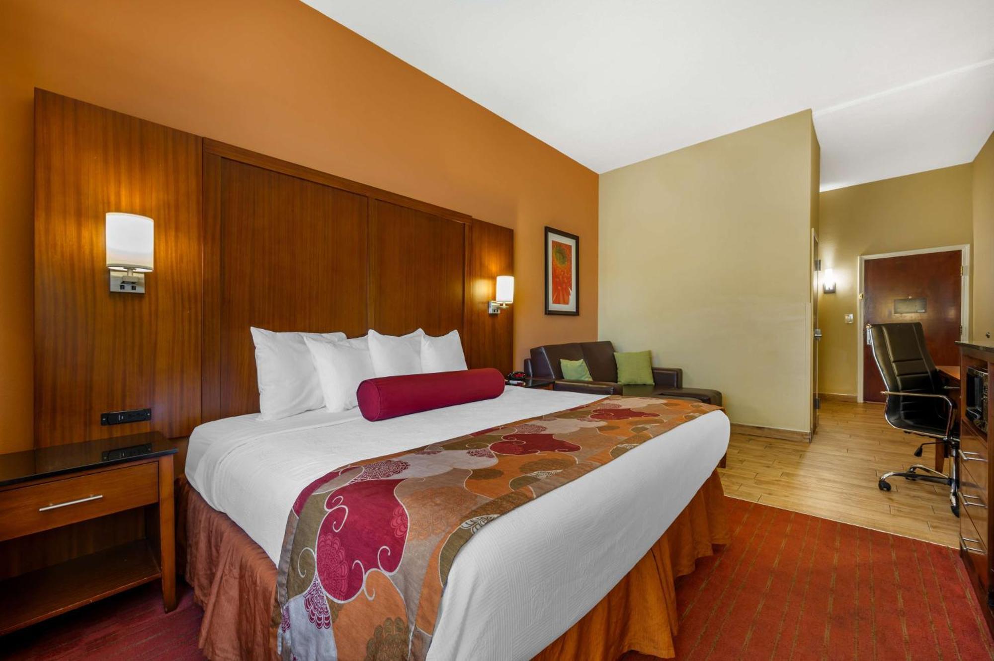 Best Western Plus Georgetown Corporate Center Hotel Екстер'єр фото