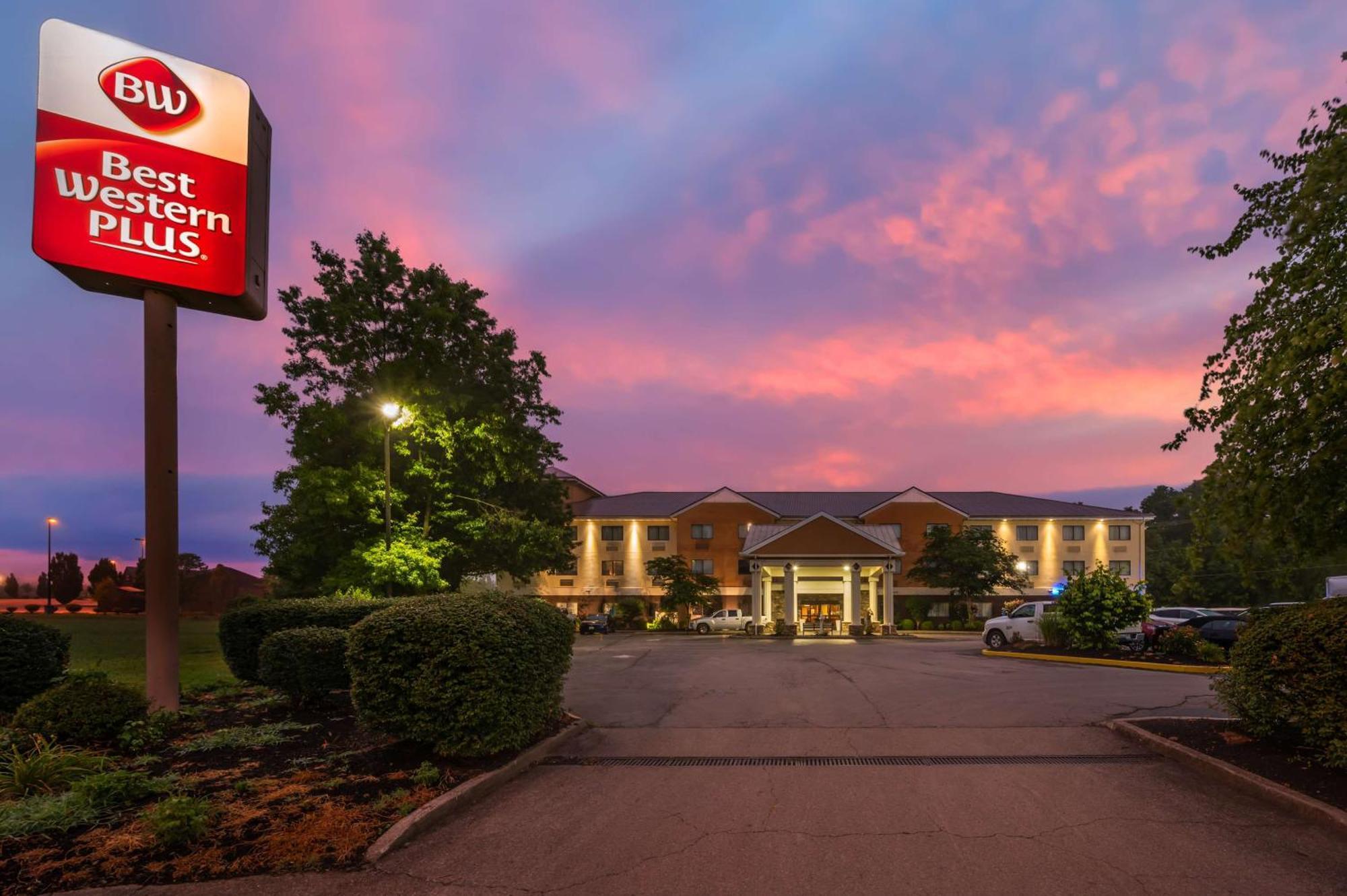 Best Western Plus Georgetown Corporate Center Hotel Екстер'єр фото
