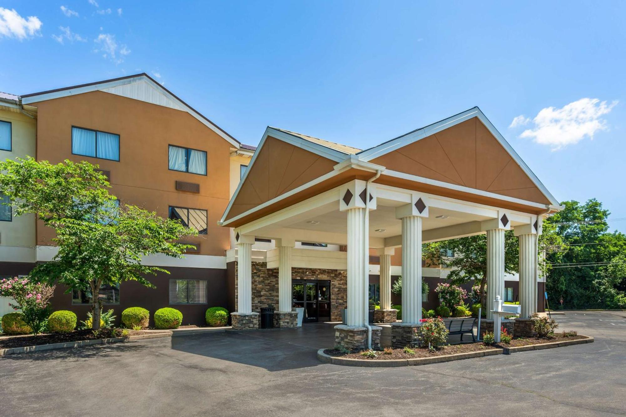 Best Western Plus Georgetown Corporate Center Hotel Екстер'єр фото