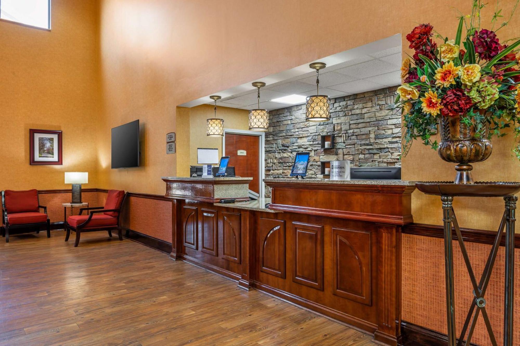Best Western Plus Georgetown Corporate Center Hotel Екстер'єр фото