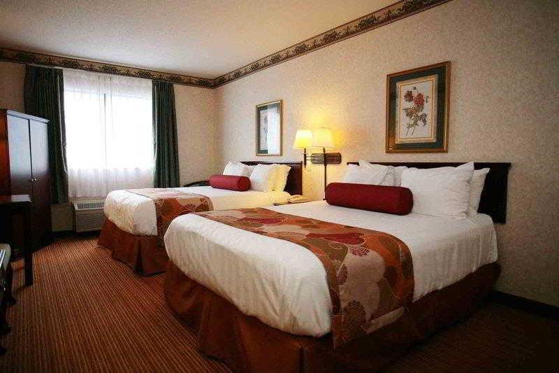 Best Western Plus Georgetown Corporate Center Hotel Екстер'єр фото