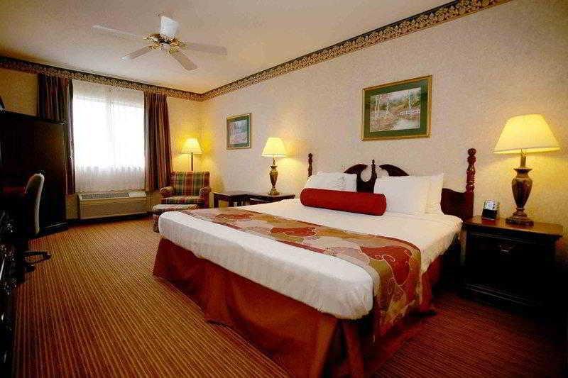 Best Western Plus Georgetown Corporate Center Hotel Екстер'єр фото
